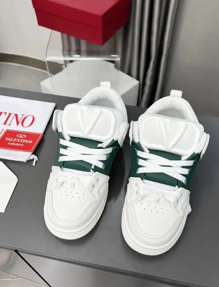 hype Valentino Sneakers