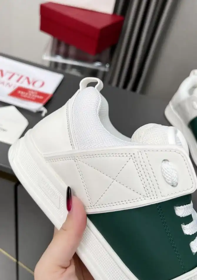 hype Valentino Sneakers