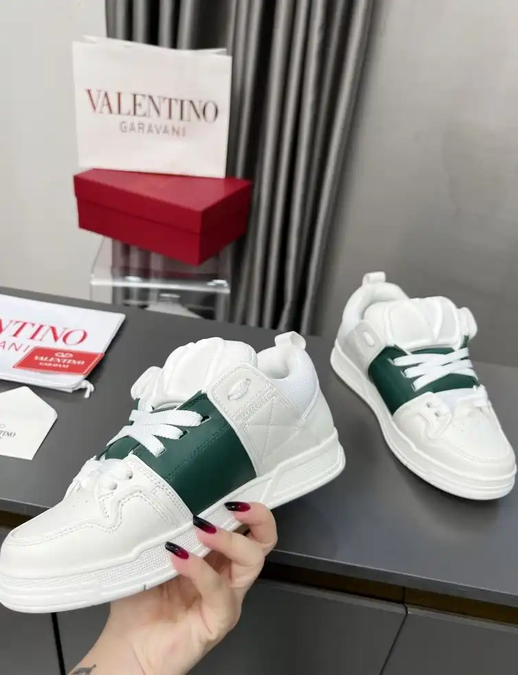 hype Valentino Sneakers