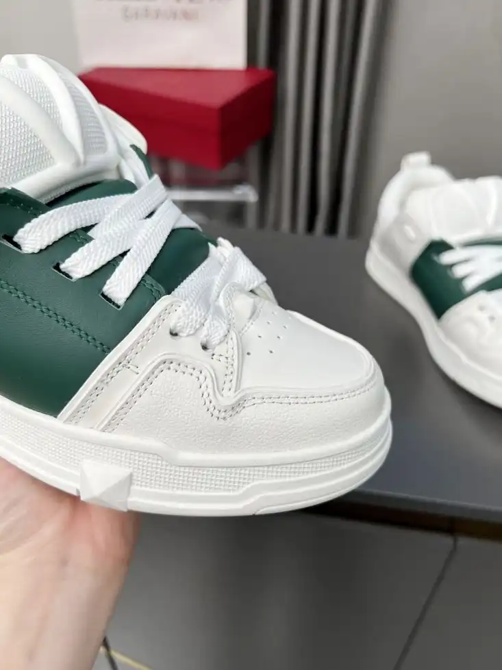 hype Valentino Sneakers