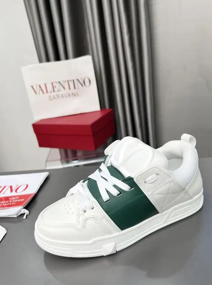 hype Valentino Sneakers