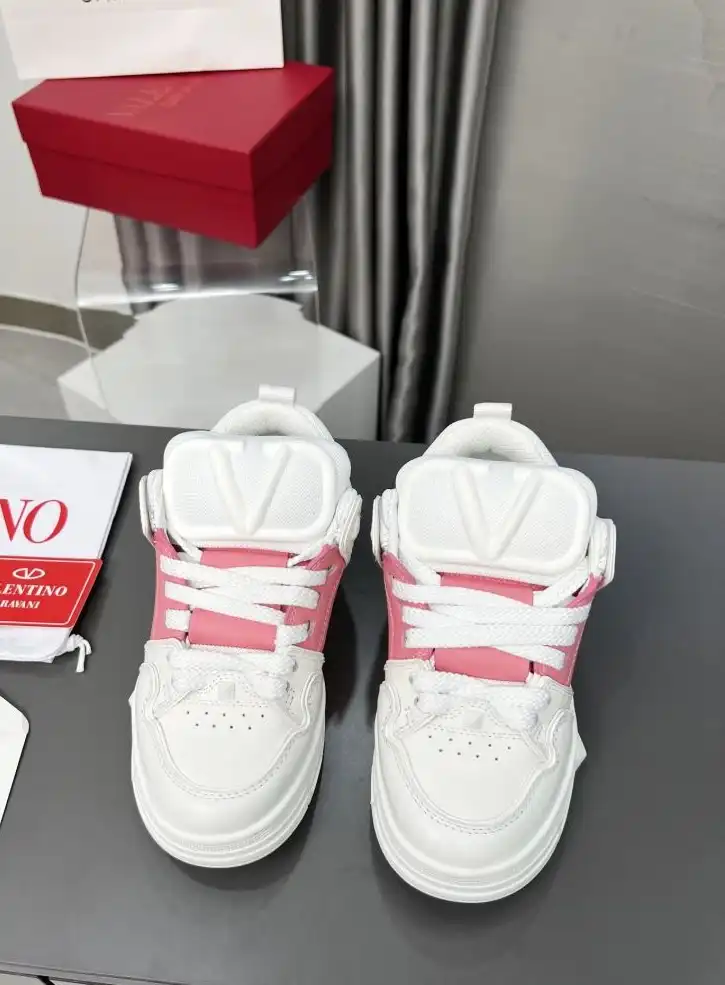 hype Valentino Sneakers