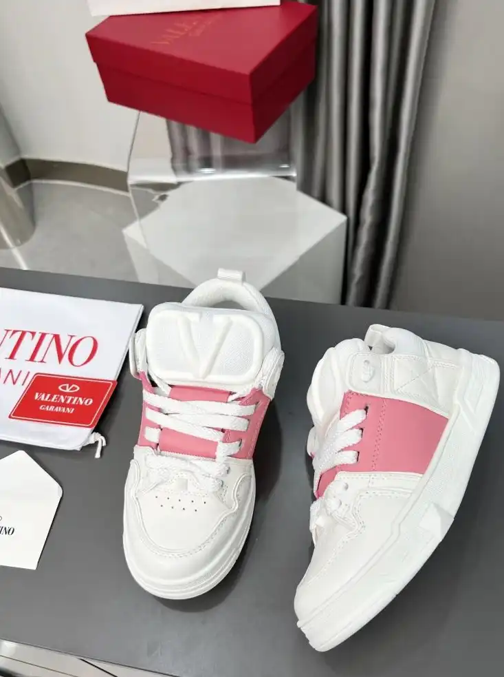 hype Valentino Sneakers