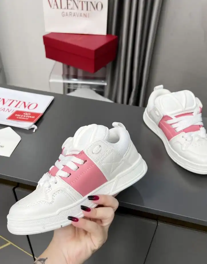 hype Valentino Sneakers