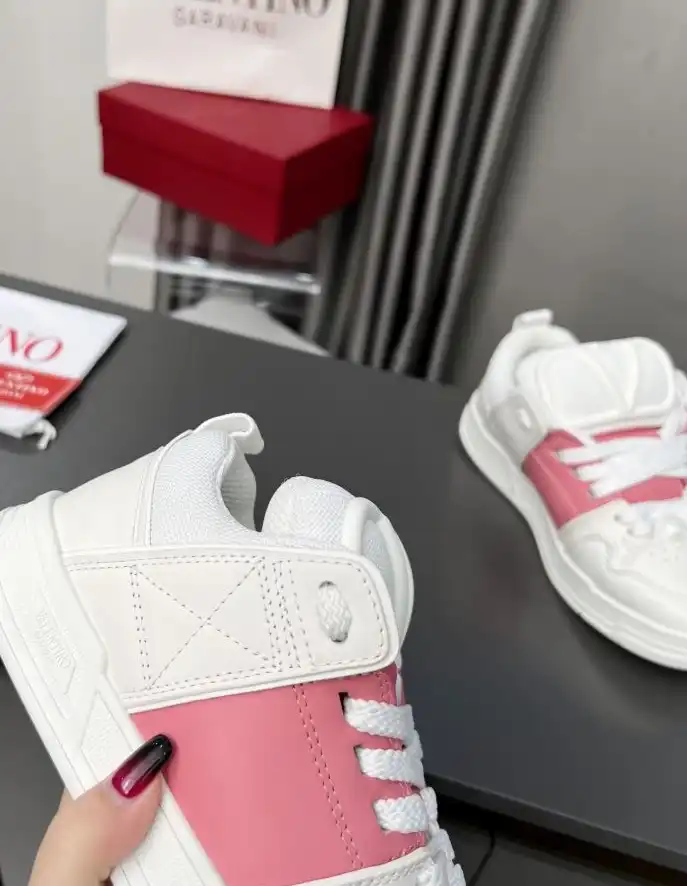 hype Valentino Sneakers