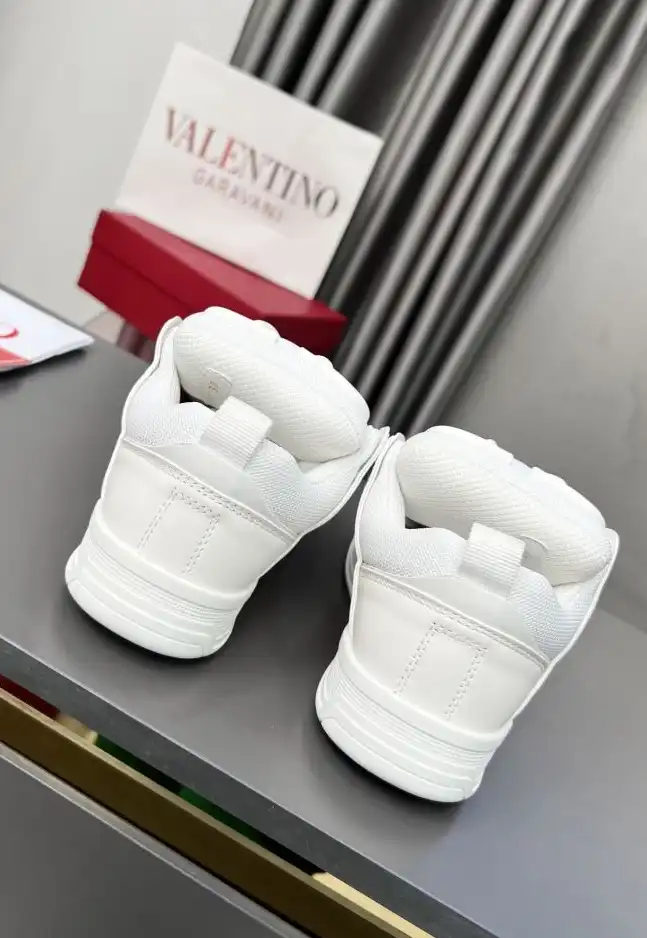 hype Valentino Sneakers