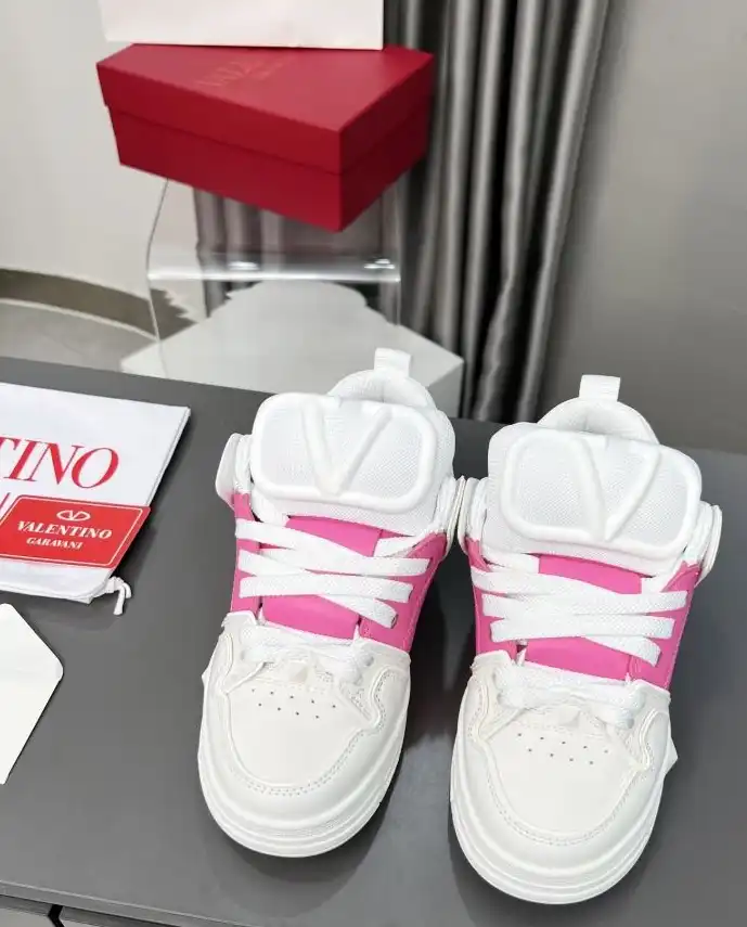 hype Valentino Sneakers