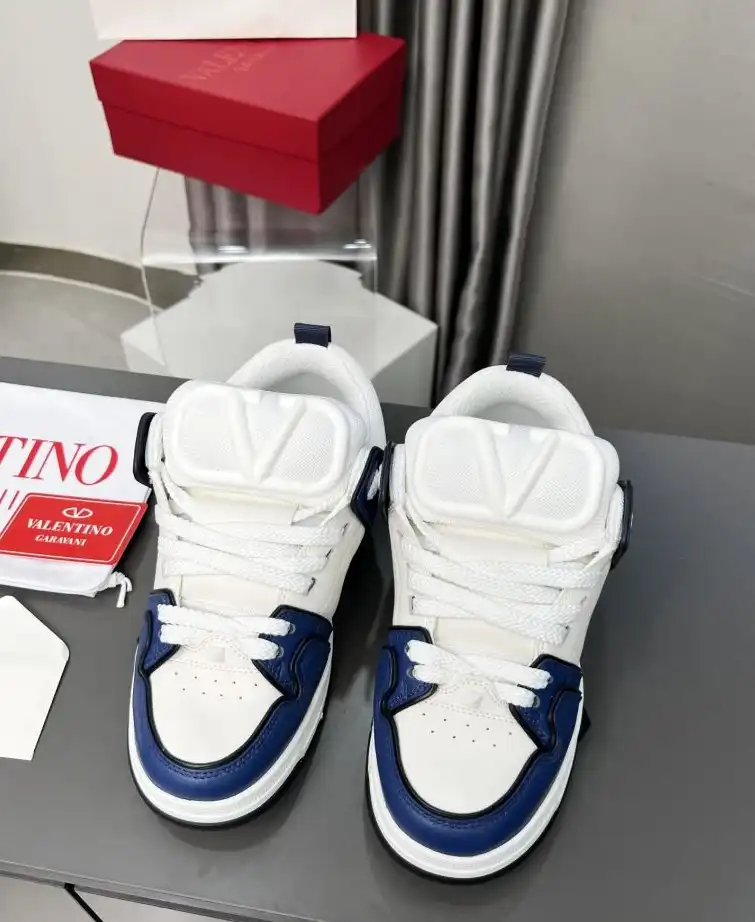 hype Valentino Sneakers