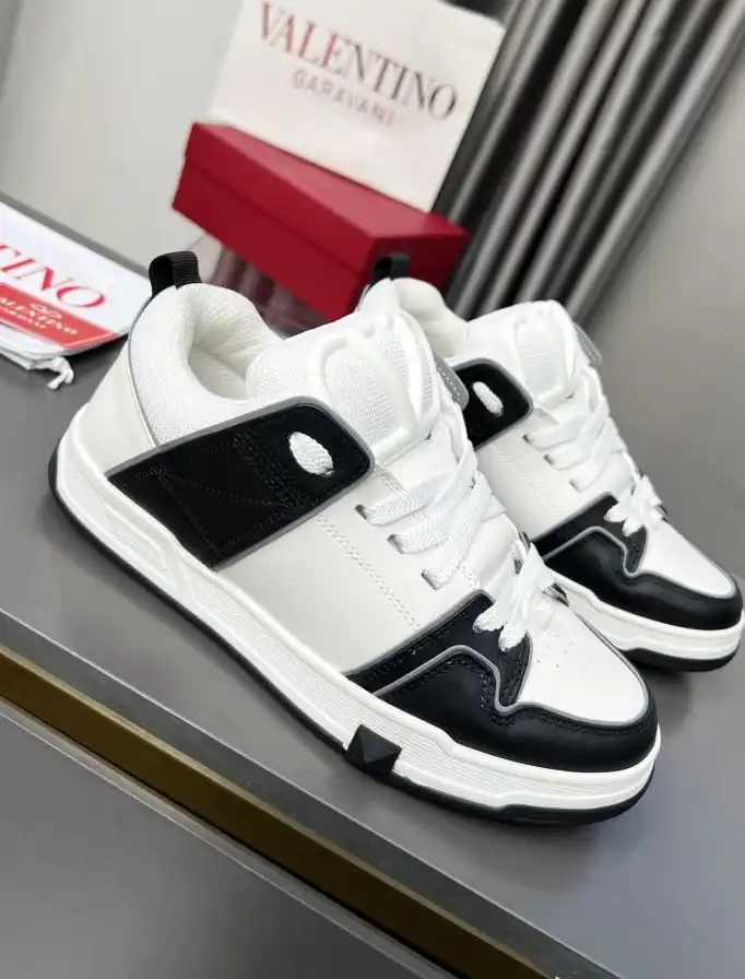 hype Valentino Sneakers