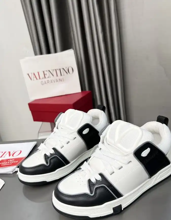 hype Valentino Sneakers