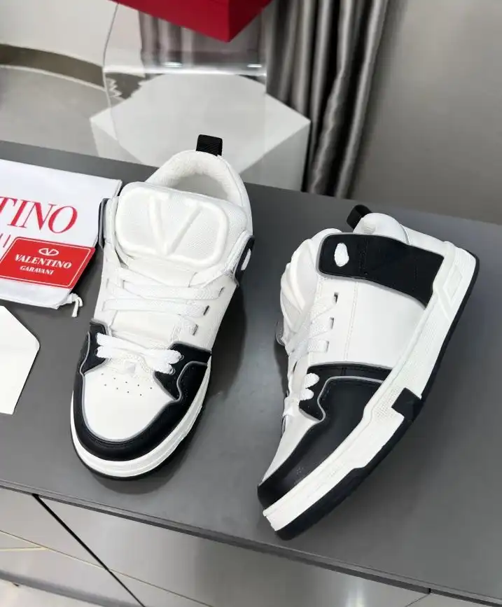 hype Valentino Sneakers