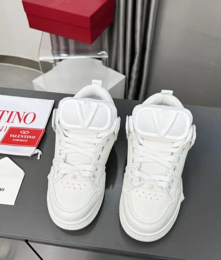 hype Valentino Sneakers