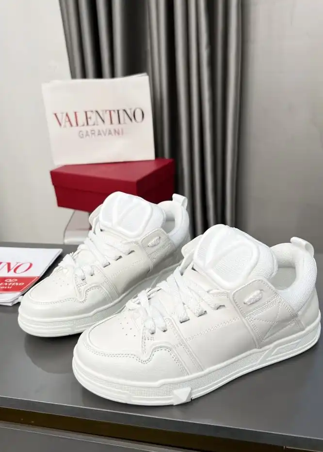 hype Valentino Sneakers