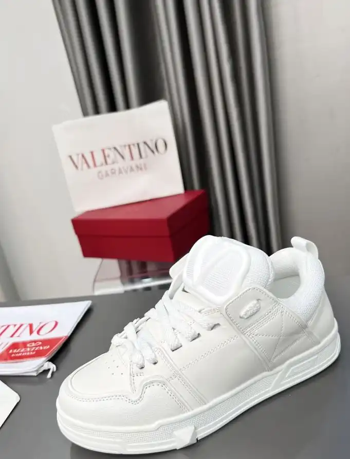 hype Valentino Sneakers