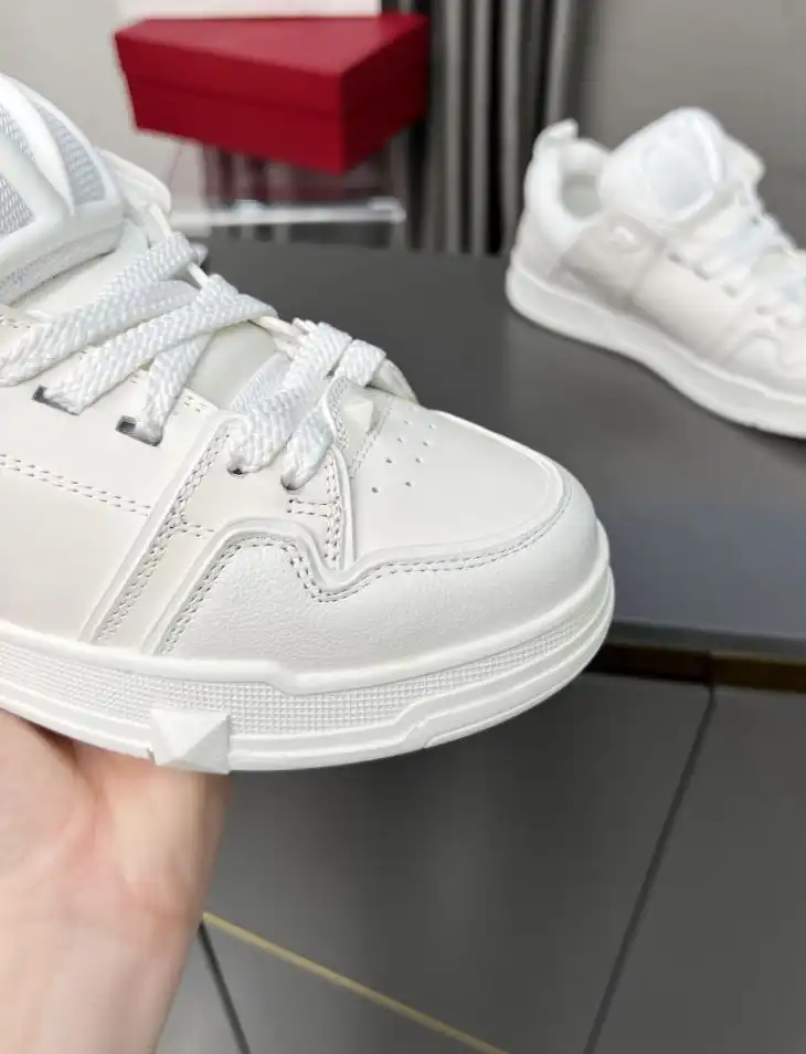 hype Valentino Sneakers