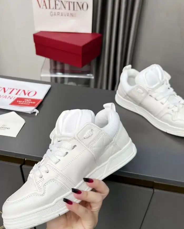 hype Valentino Sneakers