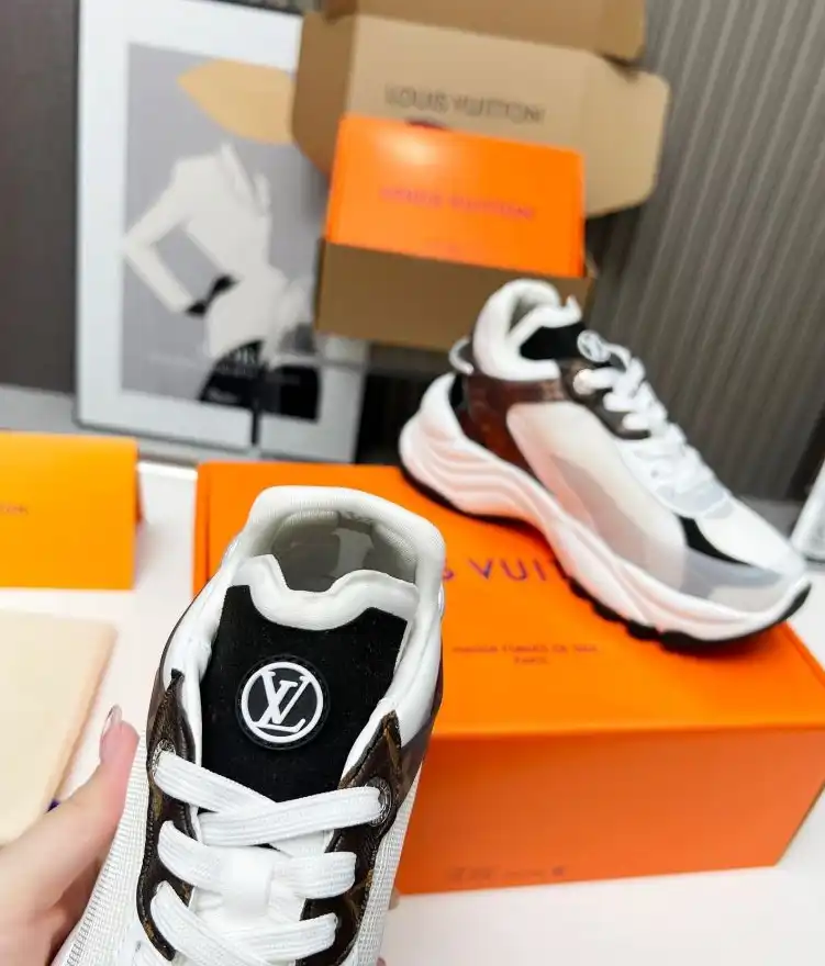 hype Louis Vuitton Sneakers