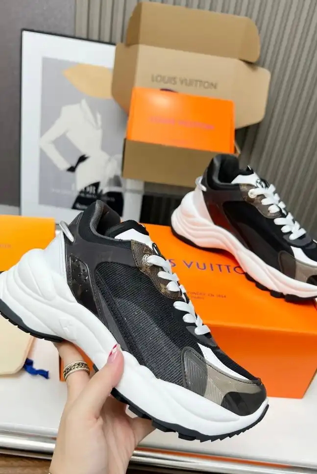 hype Louis Vuitton Sneakers