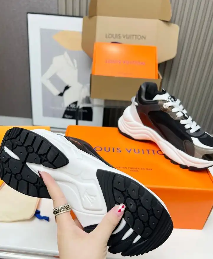 hype Louis Vuitton Sneakers