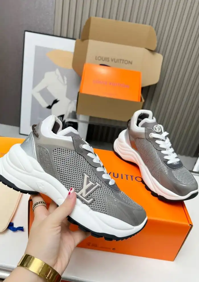 hype Louis Vuitton Sneakers