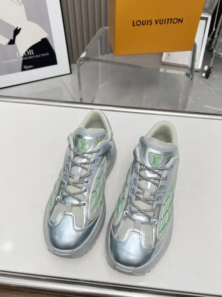 hype Louis Vuitton Sneakers