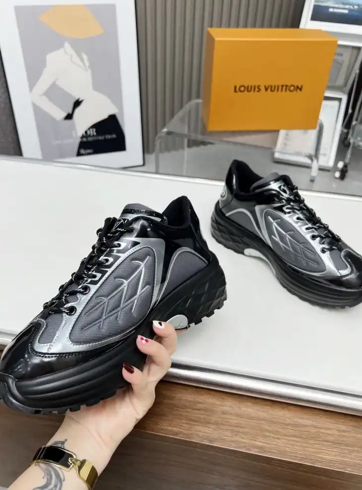 hype Louis Vuitton Sneakers