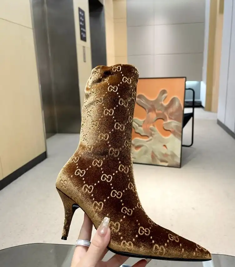 hype Gucci Boots