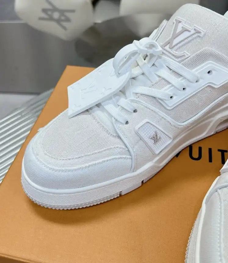 hype Louis Vuitton Sneakers