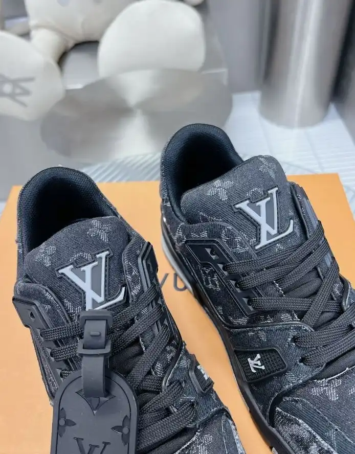 hype Louis Vuitton Sneakers