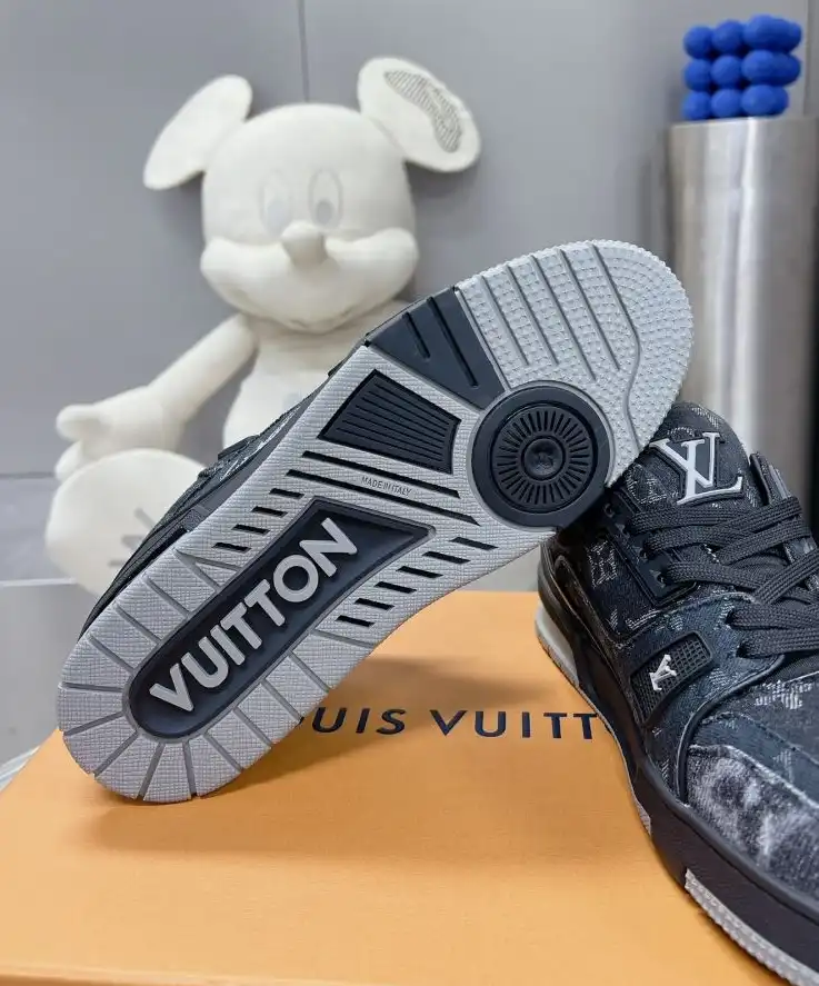 hype Louis Vuitton Sneakers