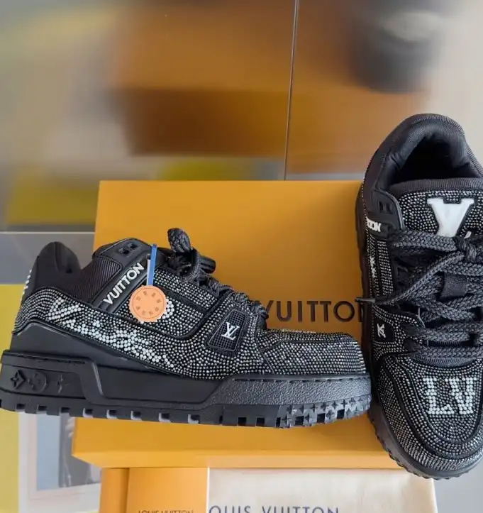 hype Louis Vuitton Sneakers