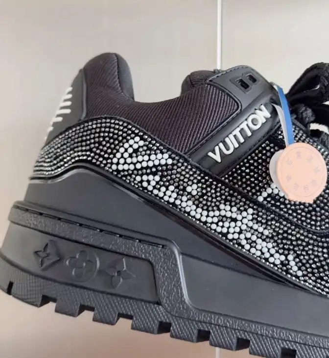 hype Louis Vuitton Sneakers