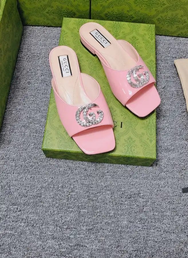 hype Gucci Slippers