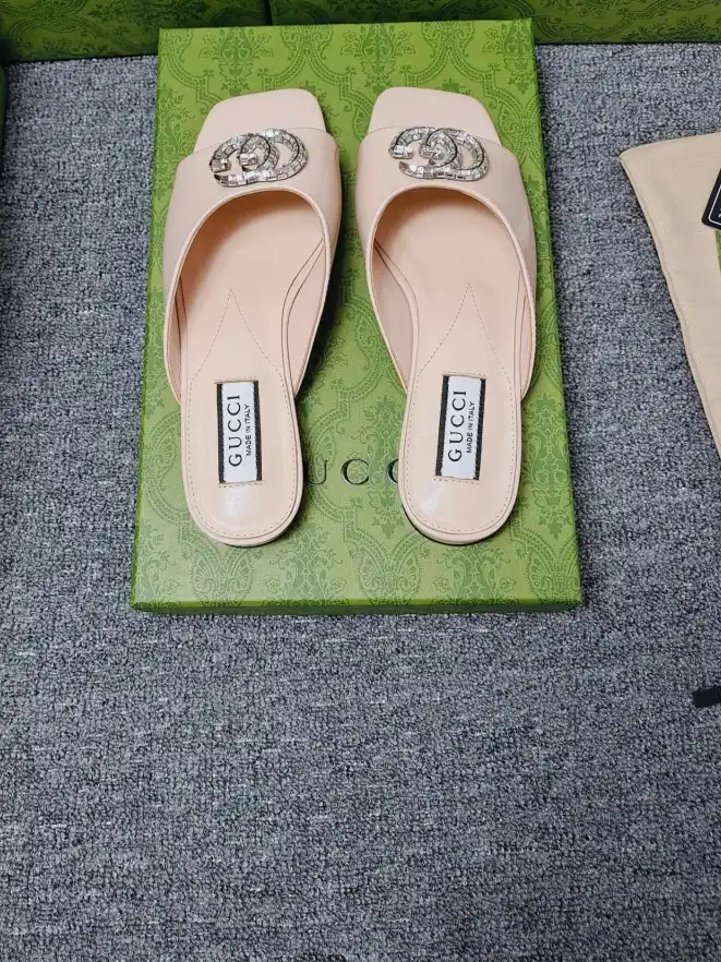 hype Gucci Slippers