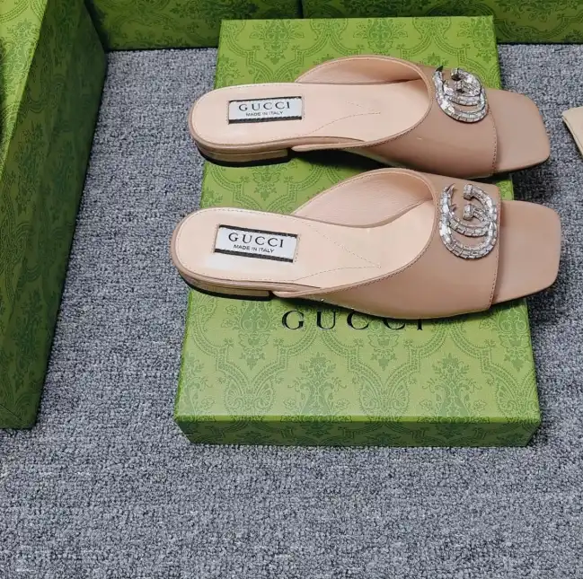 hype Gucci Slippers