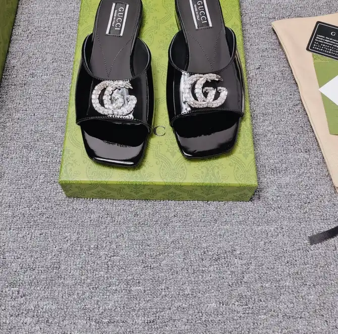 hype Gucci Slippers