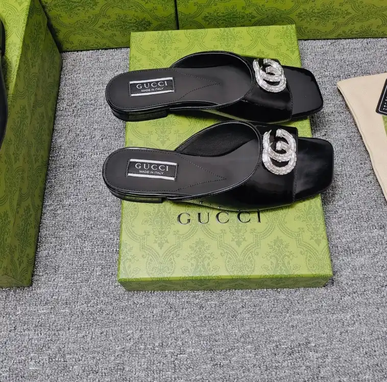 hype Gucci Slippers