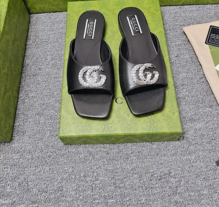 hype Gucci Slippers