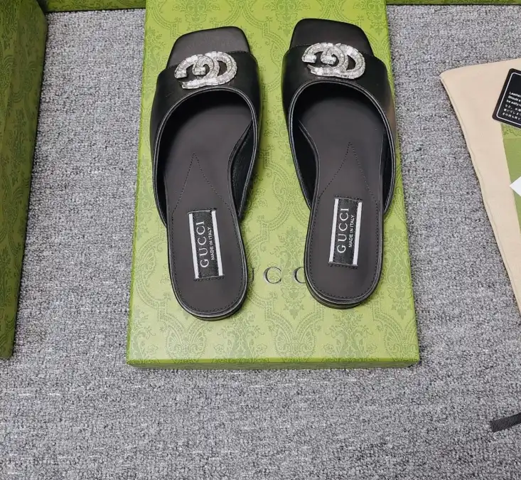 hype Gucci Slippers