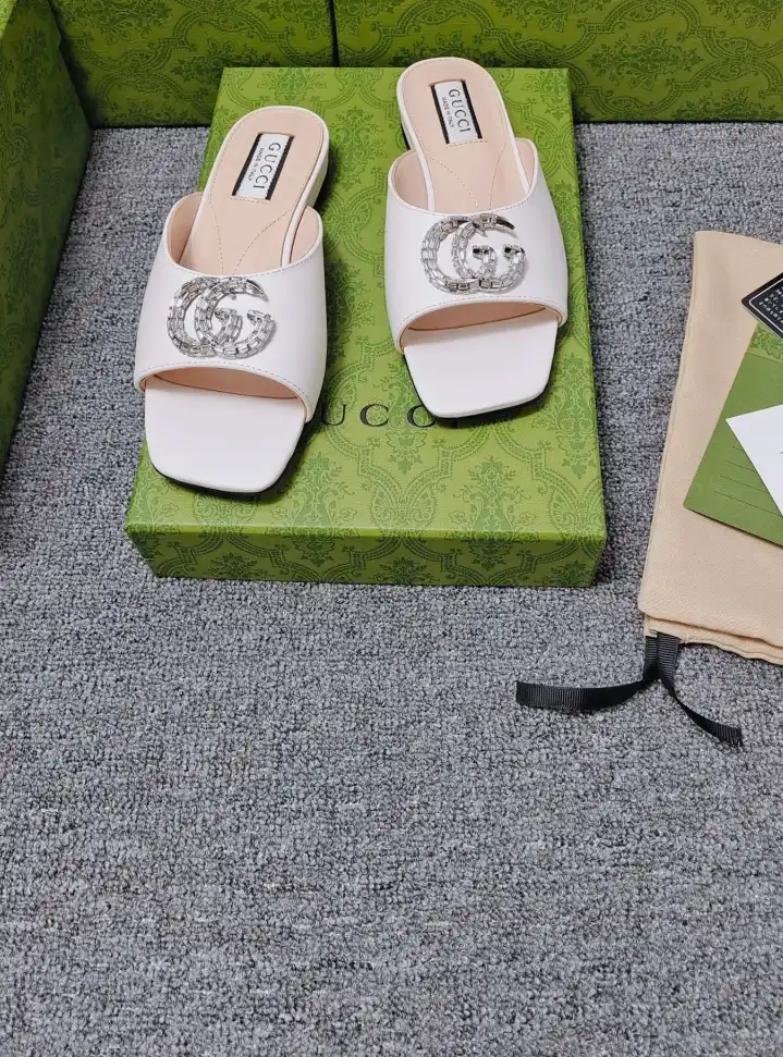 hype Gucci Slippers