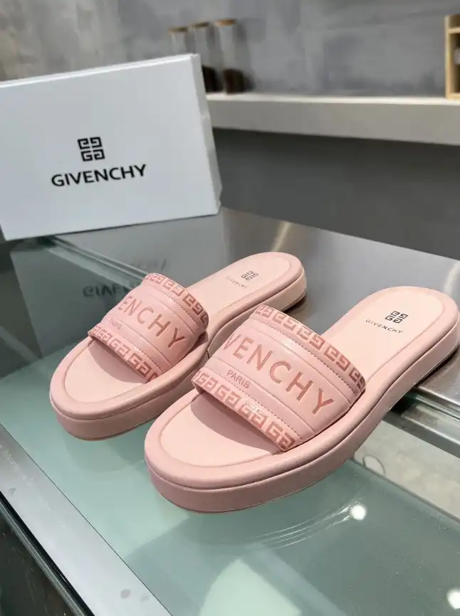 hype Givenchy Slippers