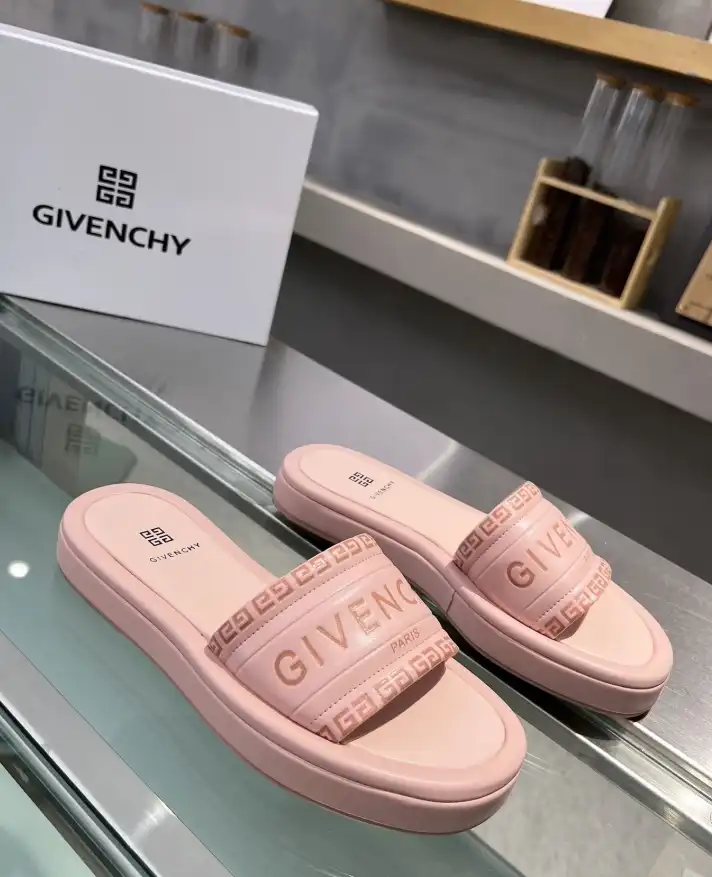 hype Givenchy Slippers