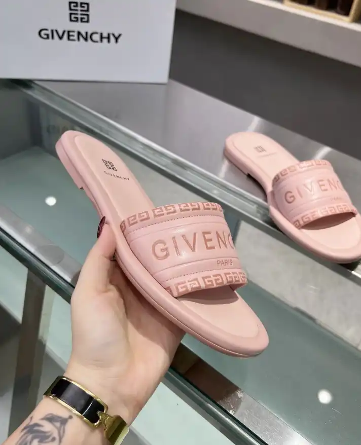 hype Givenchy Slippers