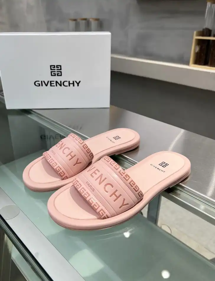 hype Givenchy Slippers