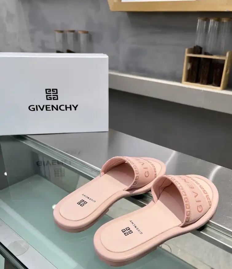 hype Givenchy Slippers