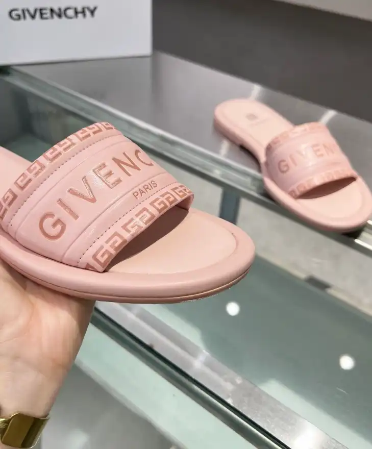 hype Givenchy Slippers