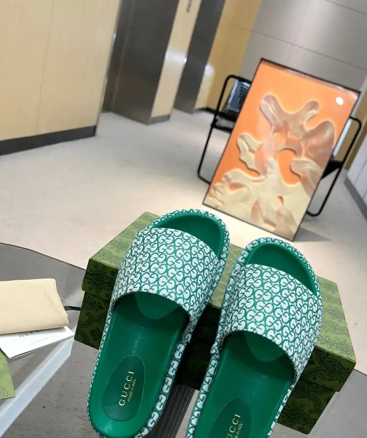 hype Gucci Slippers