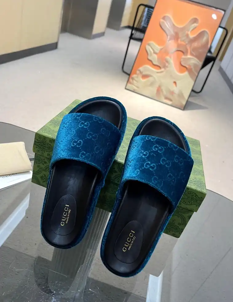 hype Gucci Slippers