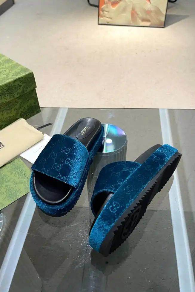 hype Gucci Slippers