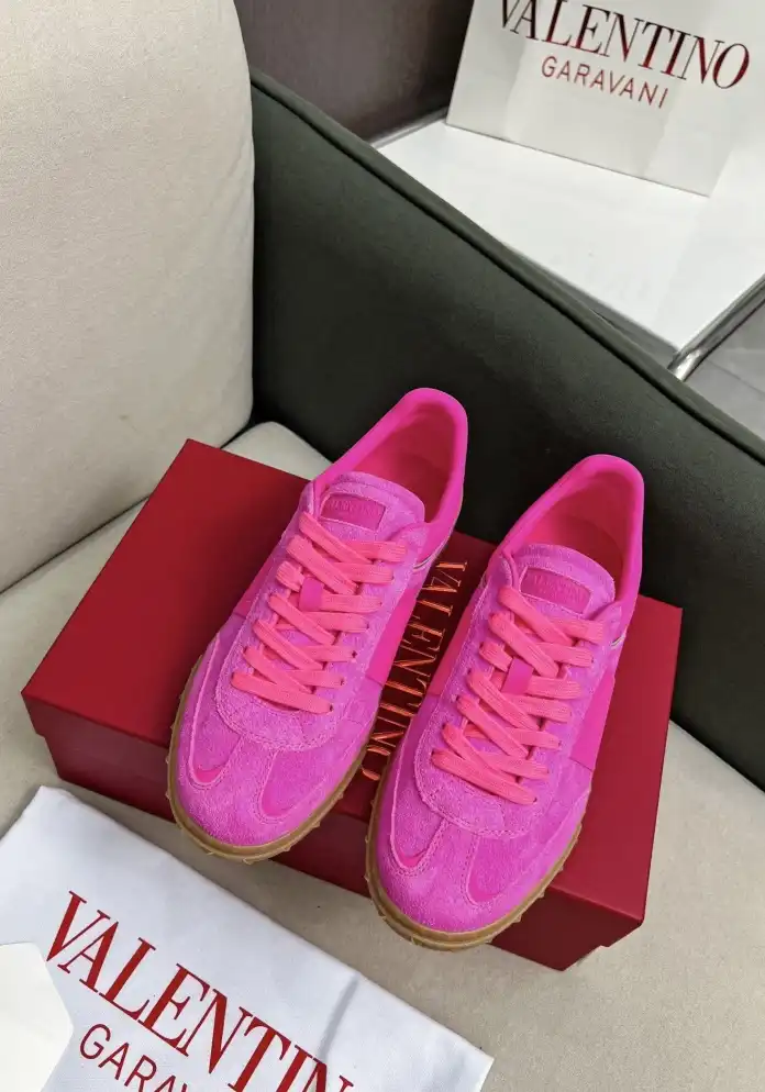 hype Valentino Sneakers